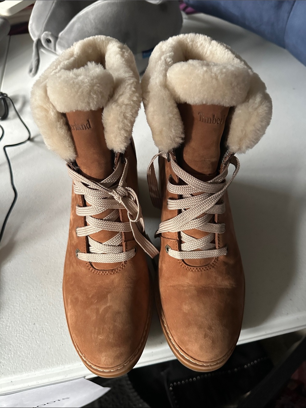 Timberland Women's Chestnut Suede Lace-Up Boots with Cream Shearling Collar